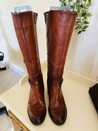 Botas altas cuero marrón coñac