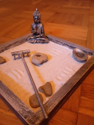 Jardín Zen con Buda y Rastrillo