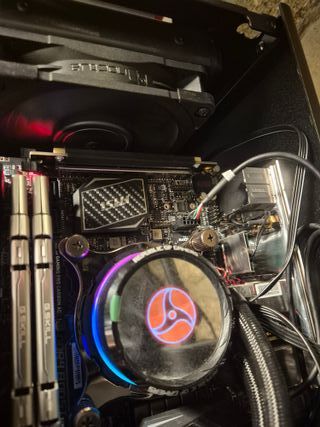 AIO Asus ROG Ryuo 120 Liquid CPU Cooler w/ screen