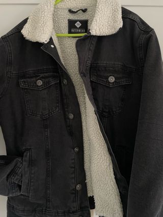 Cazadora vaquera gris forrada borreguillo