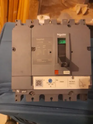 Interruptor Automático General 250A