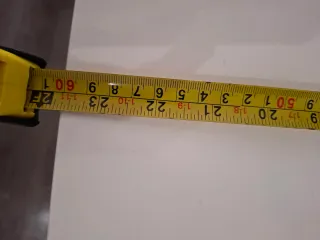 Mesa de escritorio blanco.