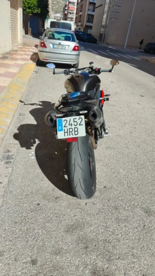 Triumph Speed Triple 1050 R
