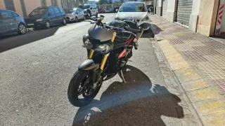 Triumph Speed Triple 1050 R