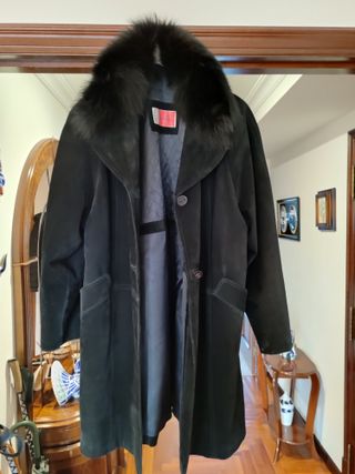Abrigo ante negro mujer
