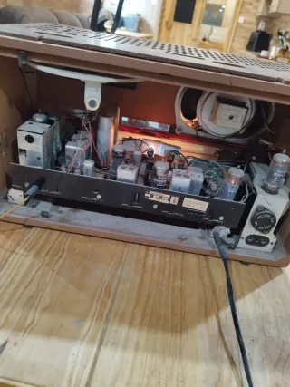 Radio a válvulas funcionando