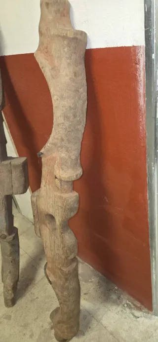 Yugos antiguos de madera