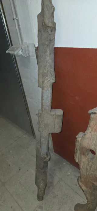 Yugos antiguos de madera