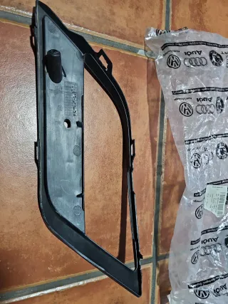 Rejilla antiniebla Seat Leon Ibiza 4