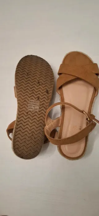 Sandalias cuña marrón