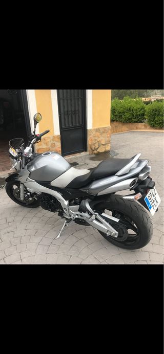Suzuki GSR 600cc Naked 2006 en perfecto estado !!