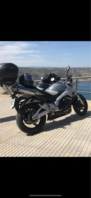 Suzuki GSR 600cc Naked 2006 en perfecto estado !!