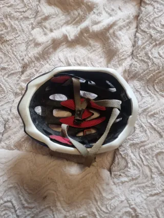 Casco de bicicleta azul