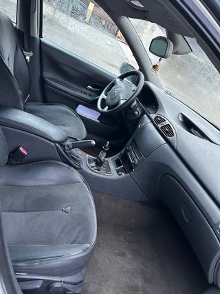 Renault Laguna grand tour 2  2005