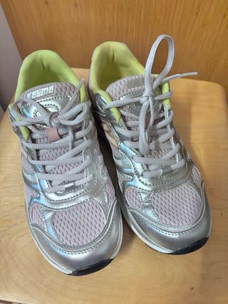 Zapatillas deportivas Kelme plateadas