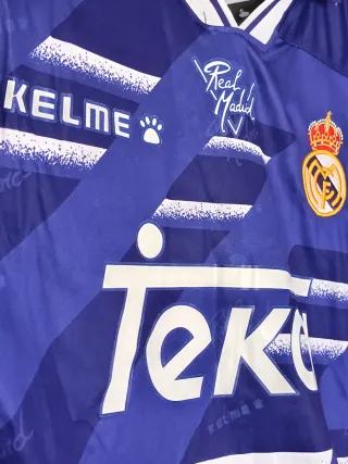 Camiseta Real Madrid retro. Zamorano 9. Talla XL