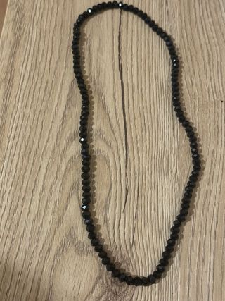 Bracciale nero con perline sfaccettate