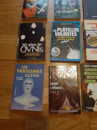Lote de libros vintage ovnis,fantasmas,terror,etc.