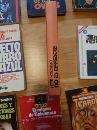 Lote de libros vintage ovnis,fantasmas,terror,etc.