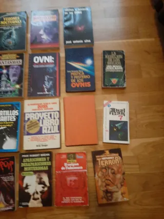 Lote de libros vintage ovnis,fantasmas,terror,etc.