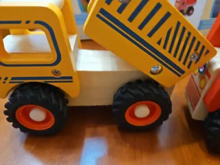 Lote 2 camiones Play Tive: volquete y bomberos