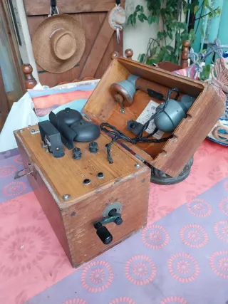 Teléfono antiguo Guerra Civil. Objeto histórico