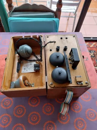 Teléfono antiguo Guerra Civil. Objeto histórico