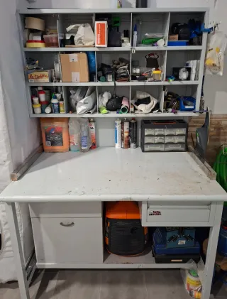 Banco de trabajo metálico