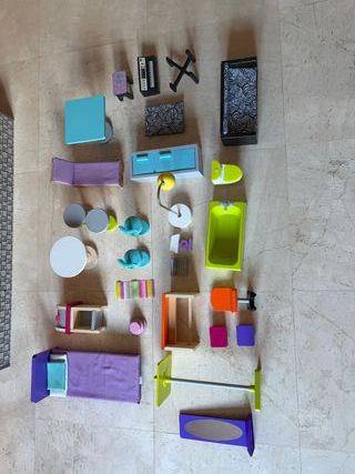 Casa de muñecas grande con accesorios