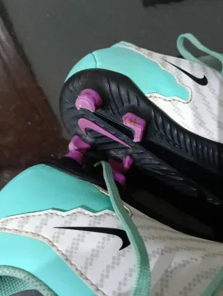 Botas de fútbol Nike Phantom Talla 36