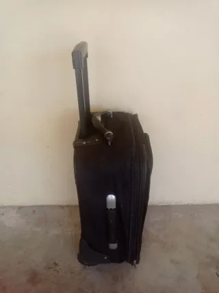 Maleta de viaje negro