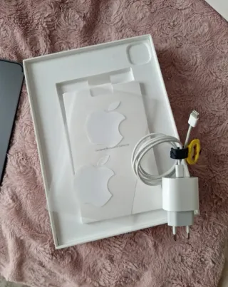 iPad Pro 11 3ª Gen + Funda Teclado + Lápiz Logi