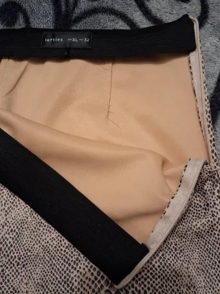 Pantalón antelina estampado serpiente