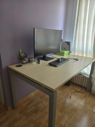 Mesa de escritorio madera y metal