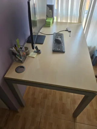 Mesa de escritorio madera y metal