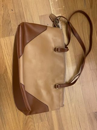 Bolso marrón y multicolor