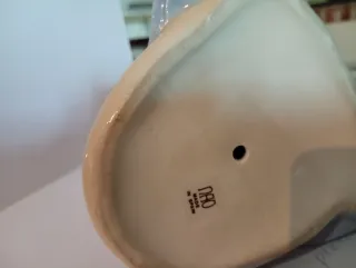 Figura porcelana NAO by Lladro mujer sombrero