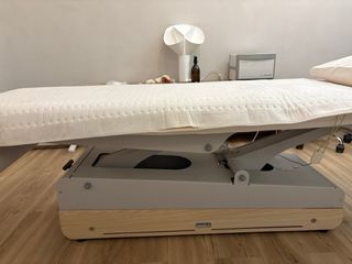 Camilla de tratamiento de Naggura