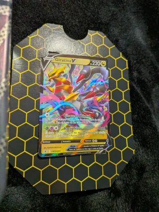 Lata Giratina V Pokemon