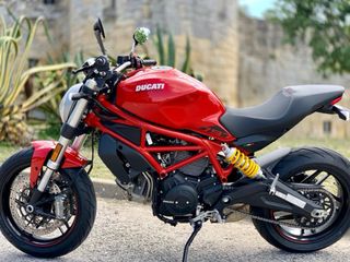 Ducati Monster 797 Roja Se puede limitar para A2.