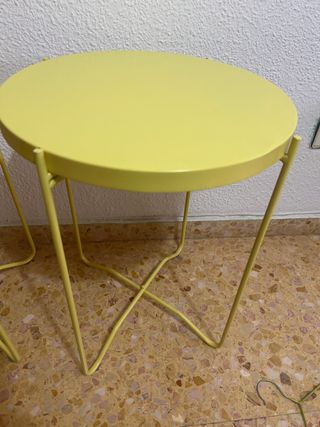 Mesas auxiliares metal amarillas
