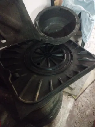 Mercedes 300.Piezas Maletero A 25€ cada una