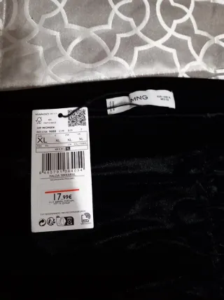 Falda terciopelo Mango Negra