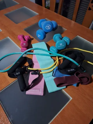 Set Fitness: Pesas + Step + Bandas elásticas.