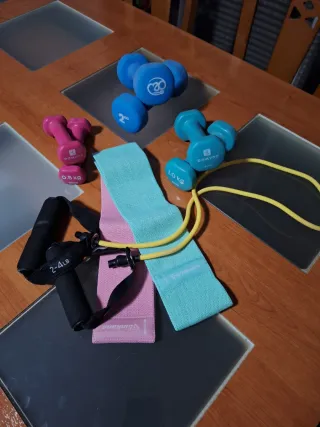 Set Fitness: Pesas + Step + Bandas elásticas.