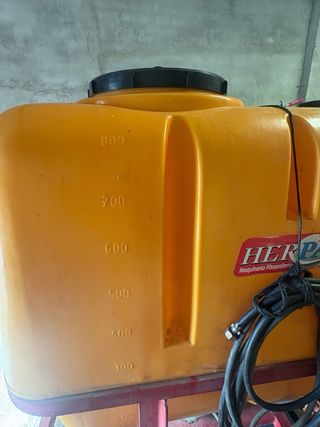 Depósito pulverizador agrícola