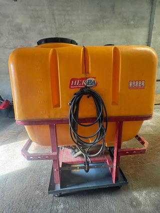 Depósito pulverizador agrícola