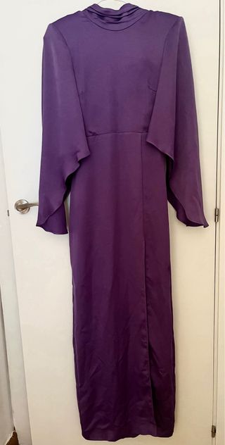 Vestido largo lila con abertura