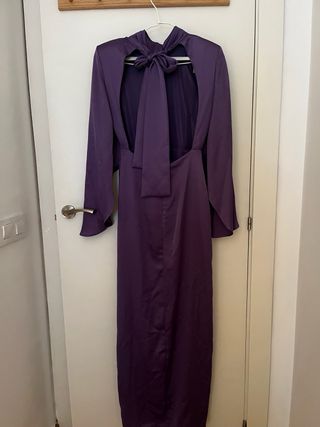 Vestido largo lila con abertura