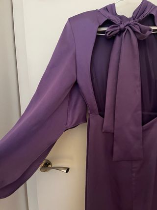 Vestido largo lila con abertura